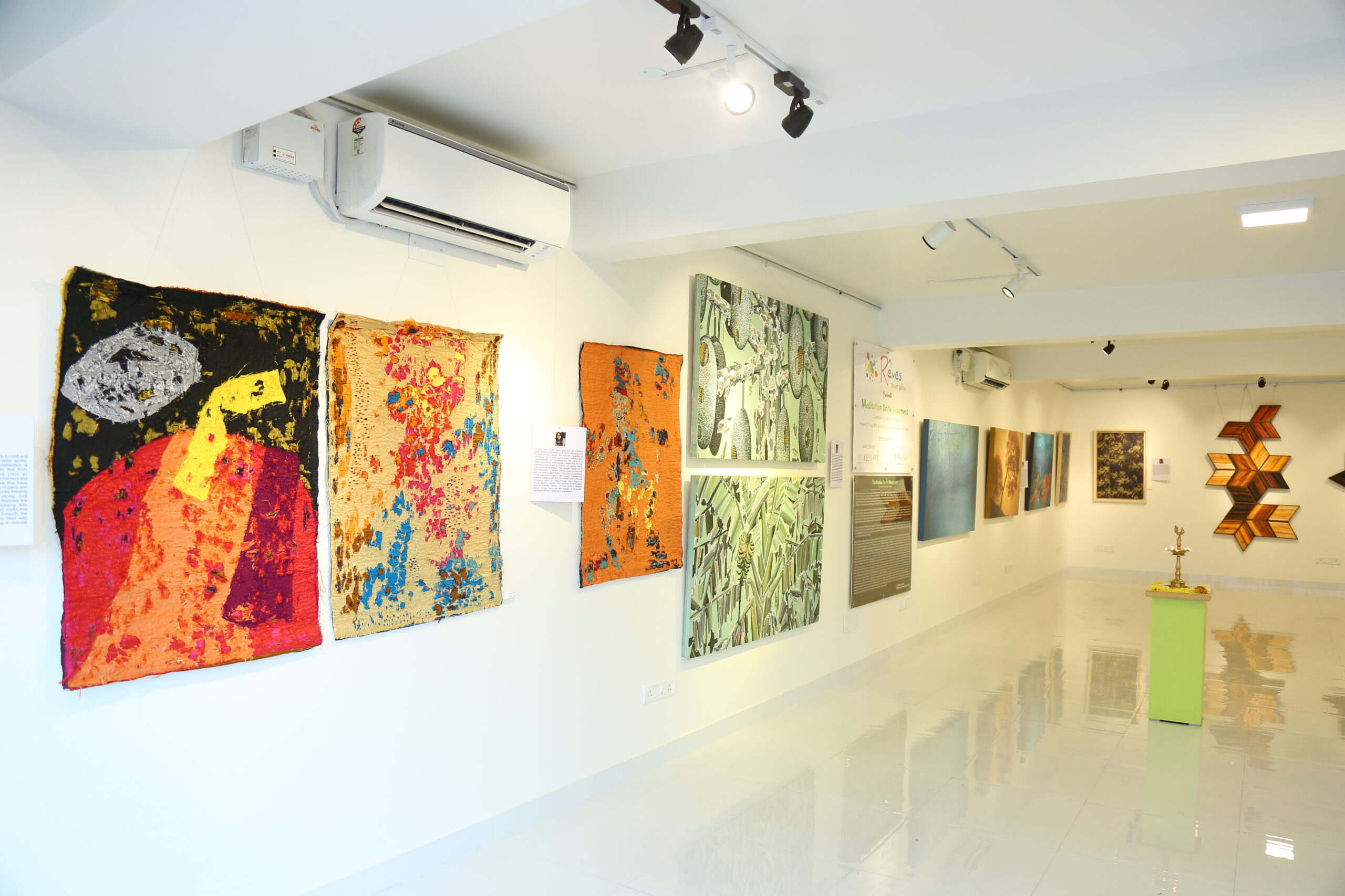Reves Art Gallery